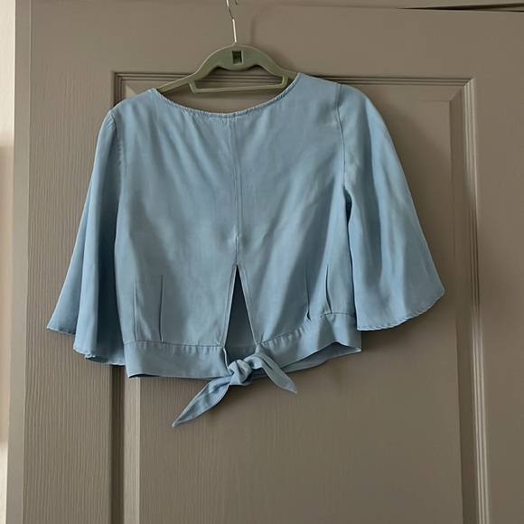 Jack by BB Dakota Chambray The Light Tie Back Blouse size small NWOT - Picture 11 of 11